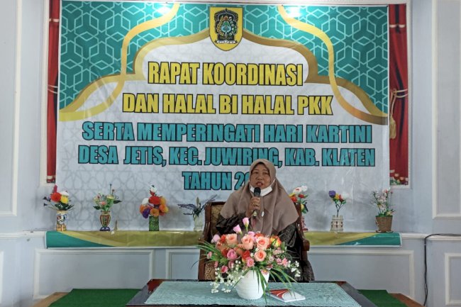 Rapat Kooridanasi dan Halal Bihalal PKK serta Memperingati Hari Kartini Desa Jetis.