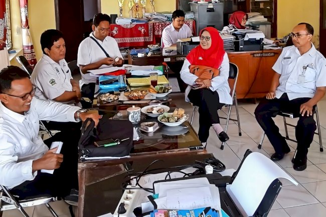 Kegiatan Monitoring dan Evaluasi Pelaksanaan APBDes 2023 dan 2024 Semester I di Desa Jetis Kecamatan Juwiring