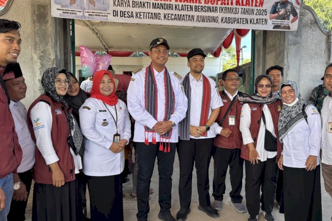 Pada tanggal 30 april 2025 pendamping PKH kec Juwiring turut serta menghadiri acara KBMKB di desa Ketitang yang dihadiri oleh Bupati dan Wakil Bupati Kab. Klaten