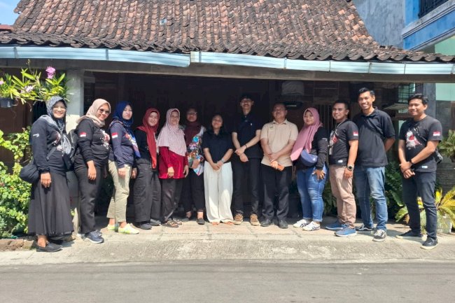 Pada Tanggal 5 Juli 2025 pendamping PKH menerima Kunjungan Jadi Team Kemensos yang hendak melakukan peliputan rangkaian Kegiatan penyaluran Bansos Permakanan bagi PM permakanan Kec Juwiring yang di laksanakan di Pokmas Lohjinawi