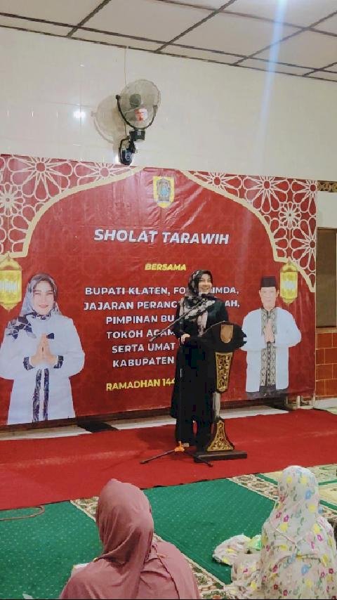 Sholat Tarawih bersama Bupati Klaten, Forkopimda Jajaran Perngkat Daerah di Al Masjid Barokah Desa Juwiran