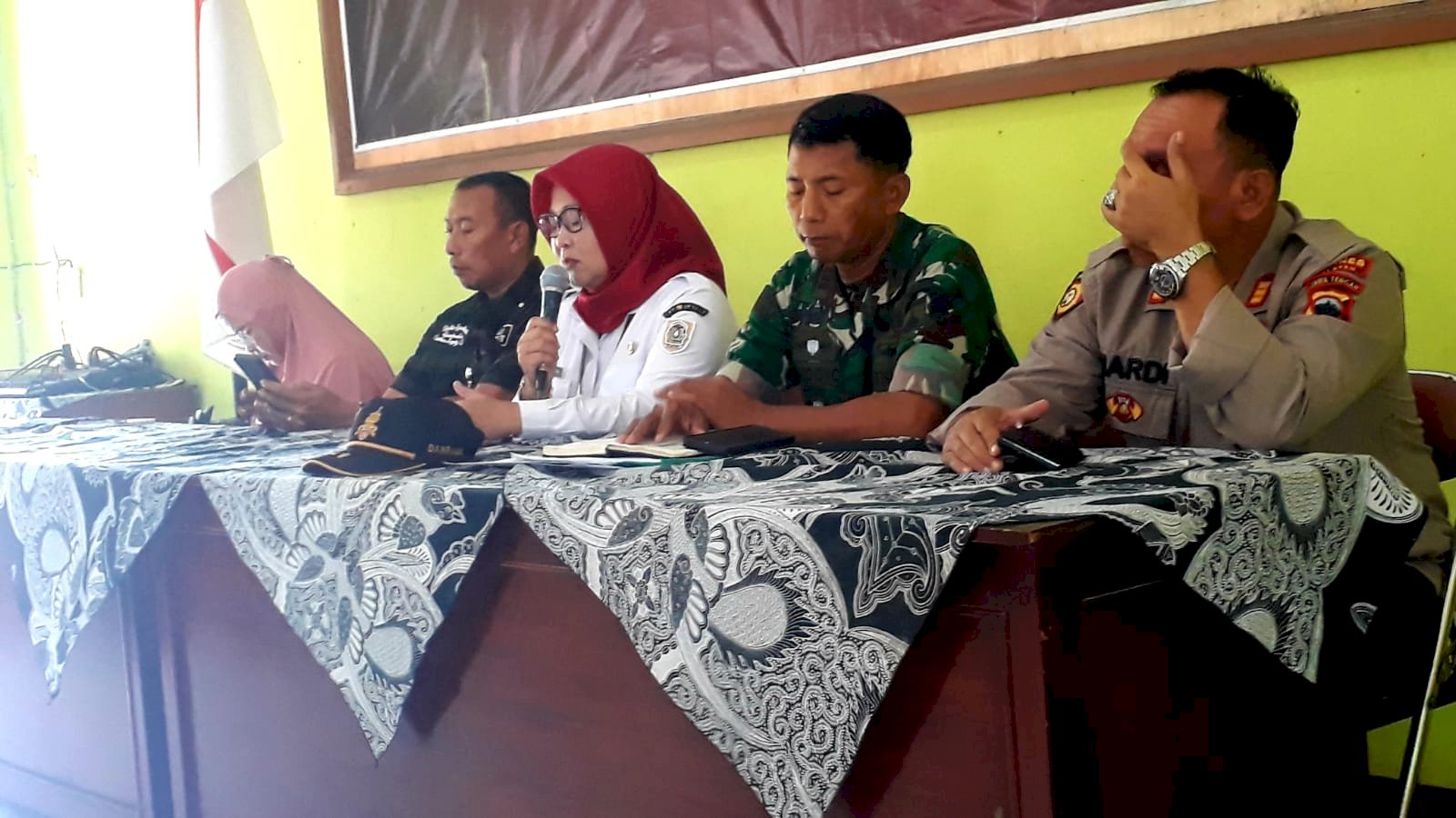 Rakor Penyerapan Gabah Forkompincam, Kades, dan Petani Juwiring Bahas Solusi Panen Raya 2025