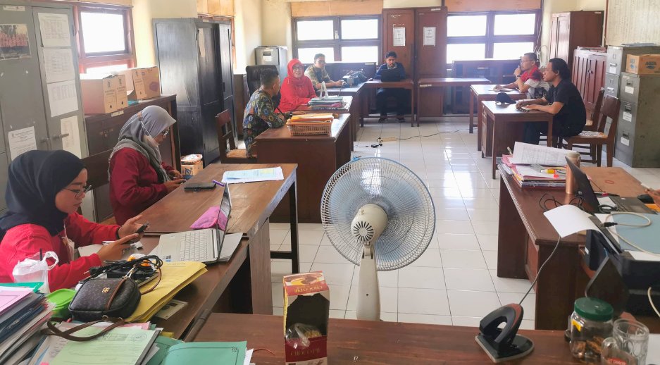 Penampingan KIP dari Diskominfo Kabupaten Klaten di Kecamatan Juwiring