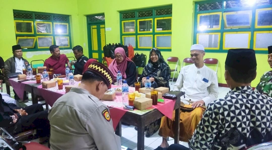 PSHT Bersholawat di Kecamatan Juwiring bersama Ustadz Muhammad Zazuli Bin Abbas Al Banzari dan Kolik Gunawan Pribadi, S.Pd.I., M.Pd.I