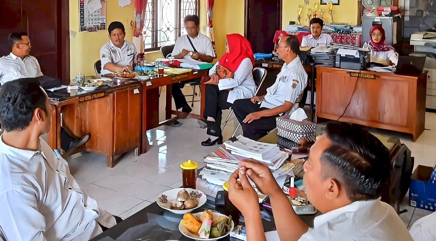 Kegiatan Monitoring dan Evaluasi Pelaksanaan APBDes 2023 dan 2024 Semester I di Desa Jetis Kecamatan Juwiring