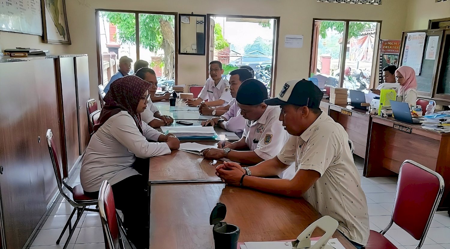 Kegiatan Monitoring dan Evaluasi Pelaksanaan APBDes 2023 dan 2024 Semester I di Desa Trasan Kecamatan Juwiring