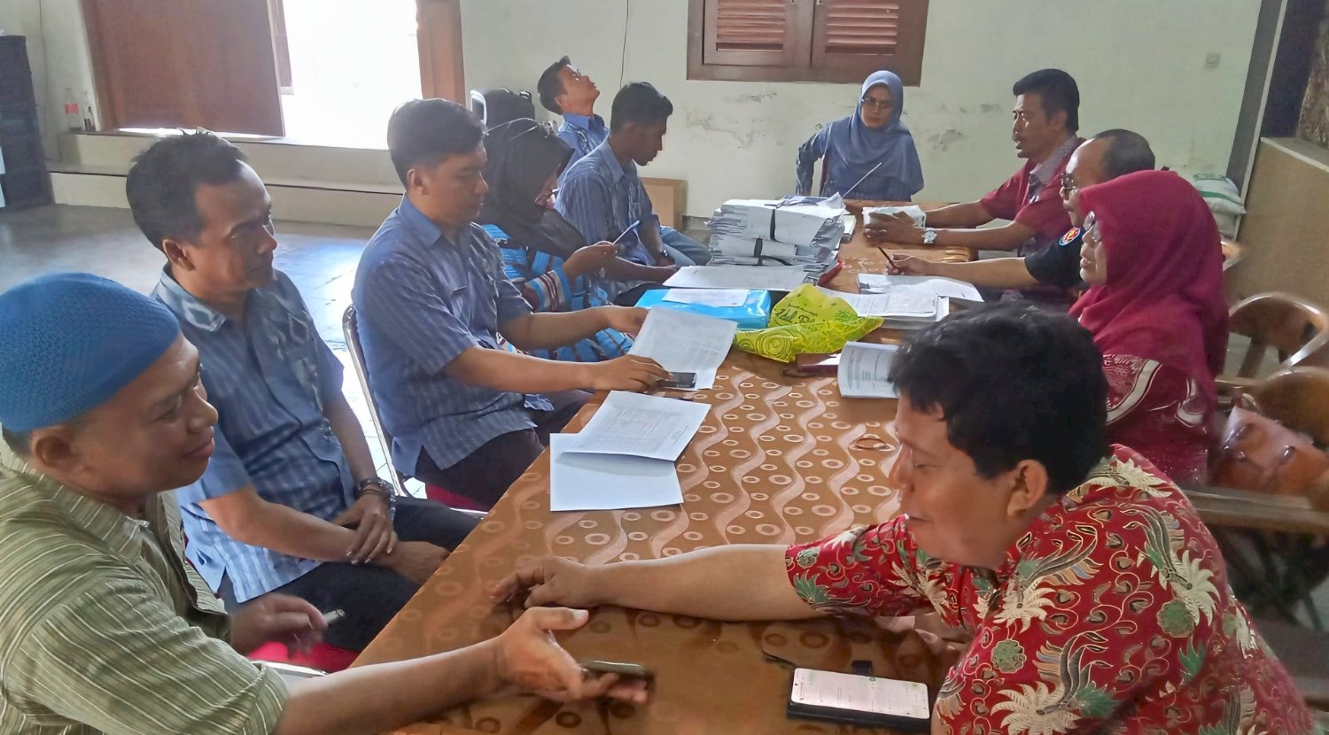 Kegiatan Monitoring dan Evaluasi Pelaksanaan APBDes 2023 dan 2024 Semester I di Desa Serenan Kecamatan Juwiring.