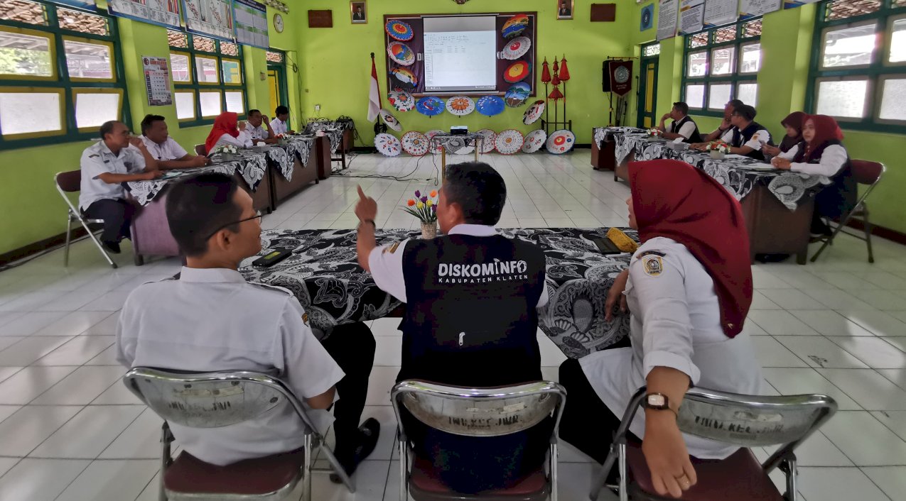 Penilaian Visitasi KIP Kecamatan Juwiring dan Desa Sawahan dari Diskominfo Kabupaten Klaten