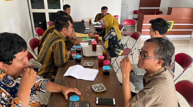 Evaluasi Pengelolaan Dana Desa dari TIM Monev Kecamatan Juwiring di Desa Carikan