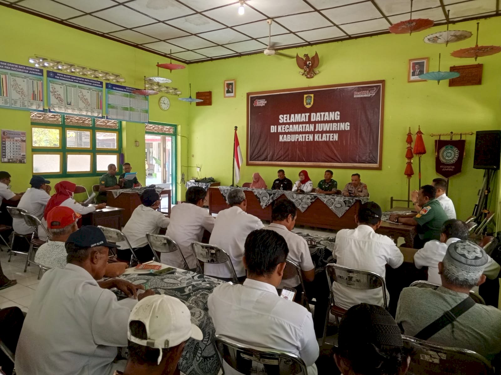 Rakor Penyerapan Gabah Forkompincam, Kades, dan Petani Juwiring Bahas Solusi Panen Raya 2025