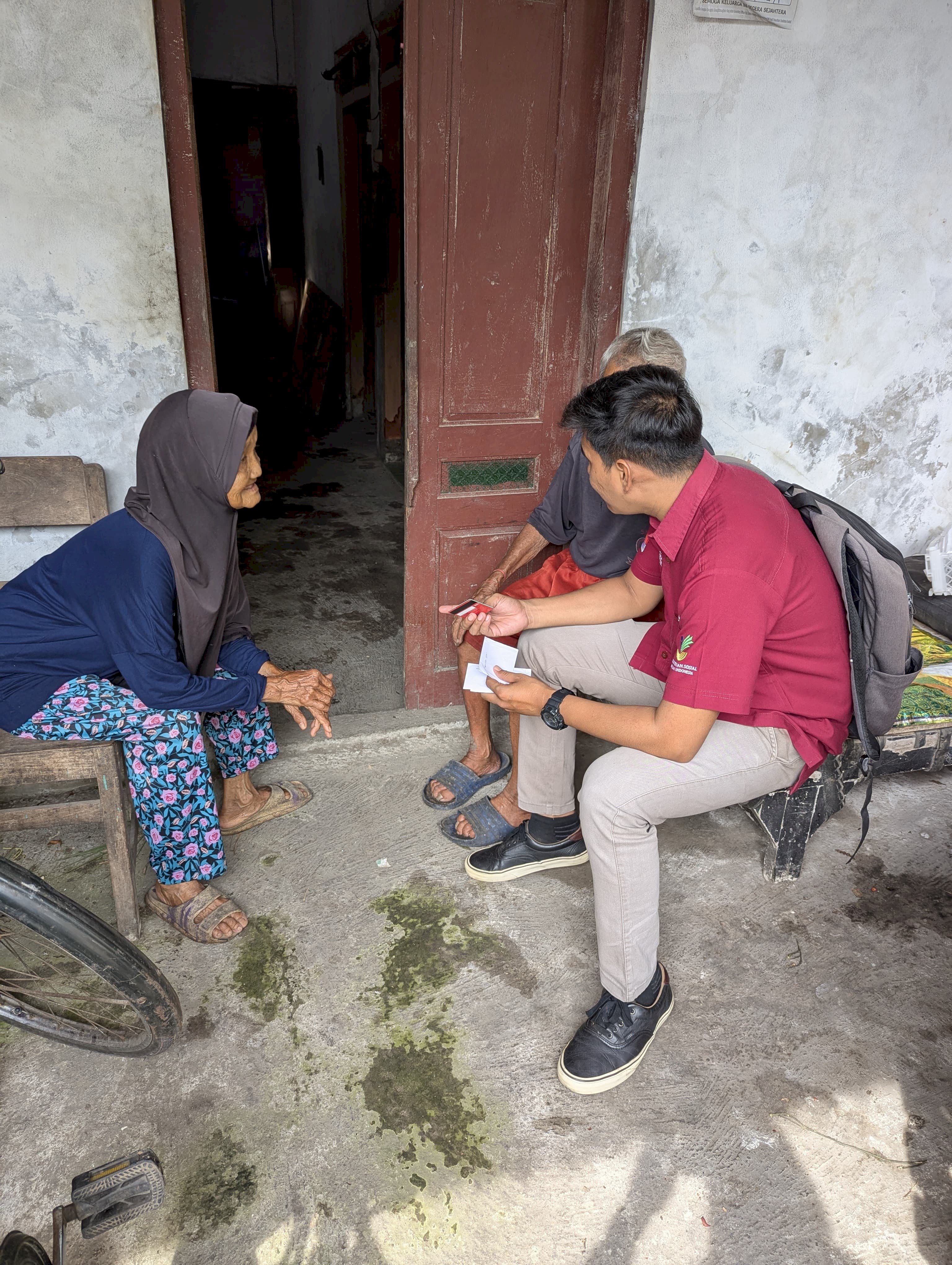 Pada tanggal 7 juli pendamping pkh melakukan home visit lansia atas nama ibu suliyem desa jetis kecamatan juwiring