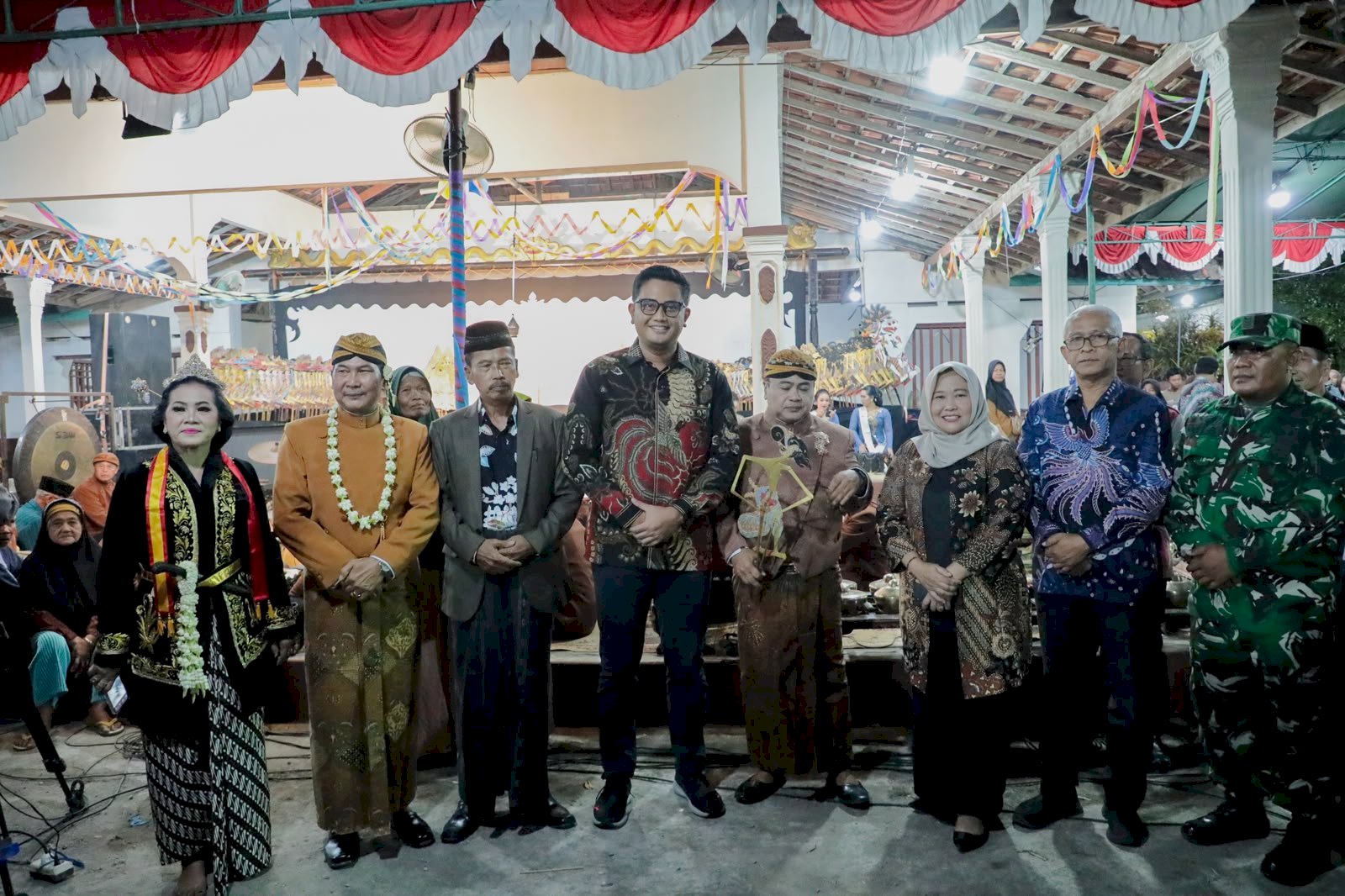 Tradisi Yang Masih Lestari Sebar Apem dan Pagelaran Wayang Kulit Bulurejo